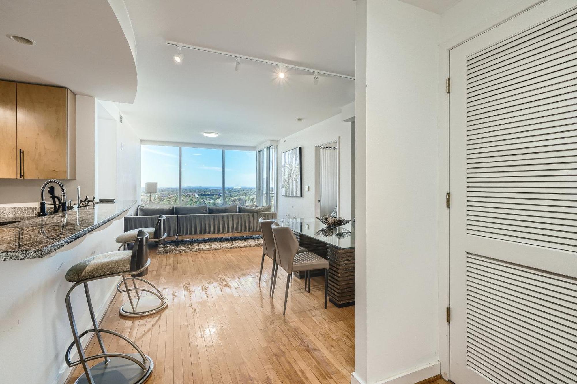 Sunlight Sanctuary 2bed - 2bath